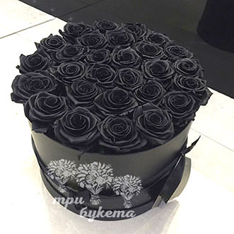 28 черных роз в шляпной коробке