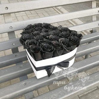 Сердце из 24 черных роз